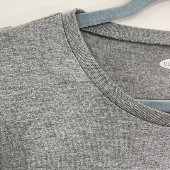 Old Navy “Dashing Through The Snow” Heather Gray Tee Shirt - Picture 11 of 16